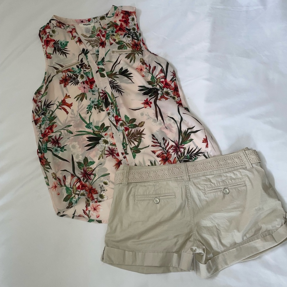 Spring Outfit Floral Top ++ Guess Shorts Khacki